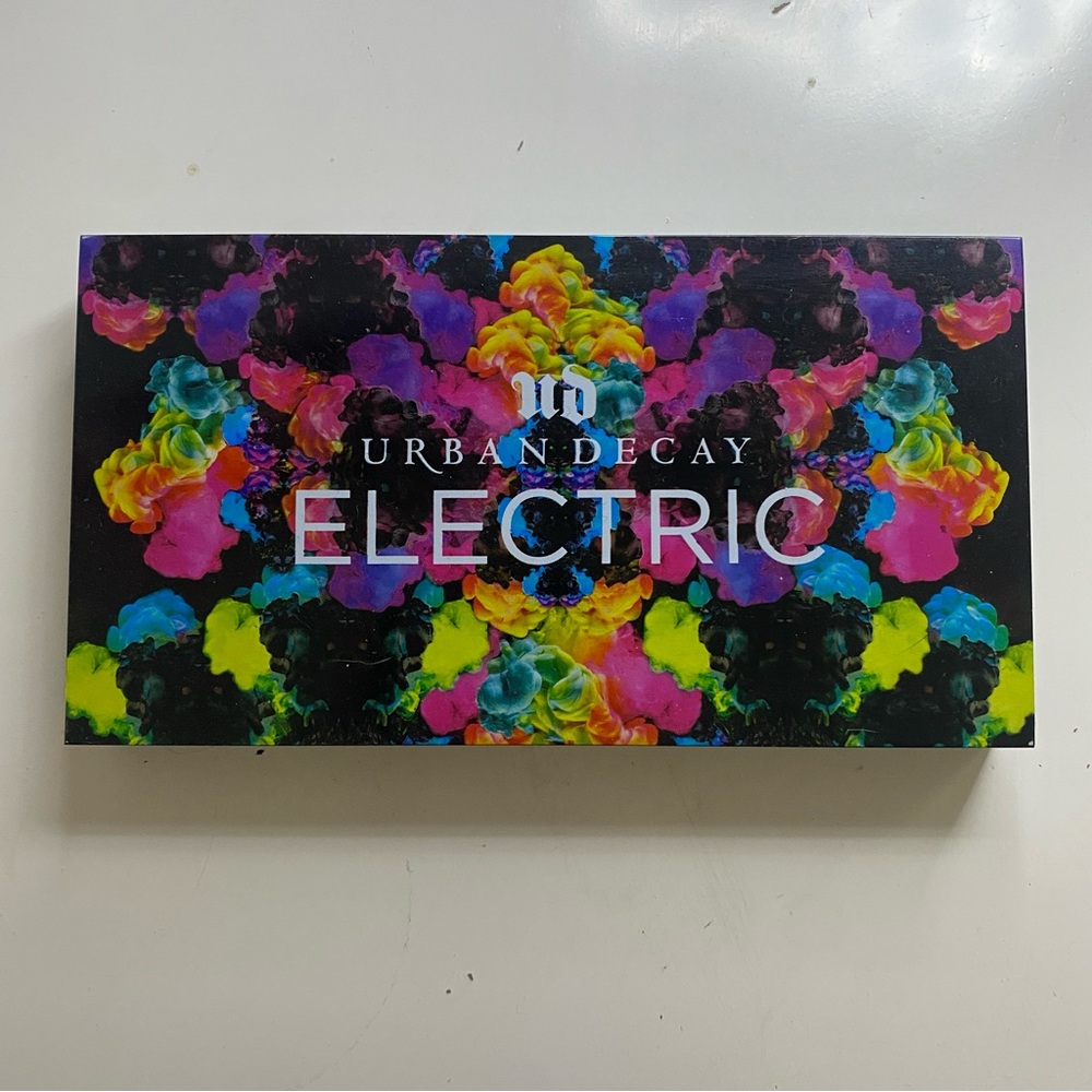 Urban decay electric eyeshadow palette
